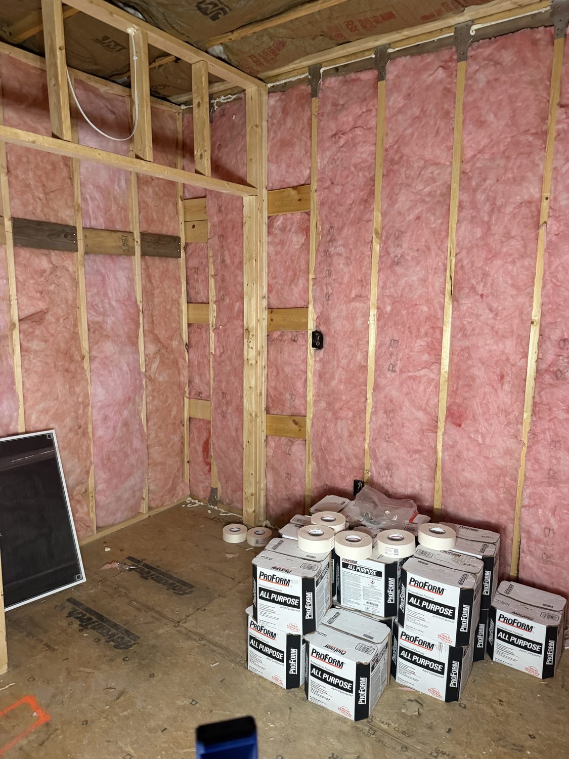 R-19 fiberglass batt wall insulation in new construction
